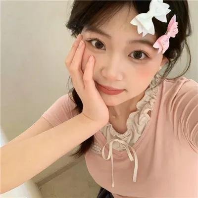 百合的故事 海报